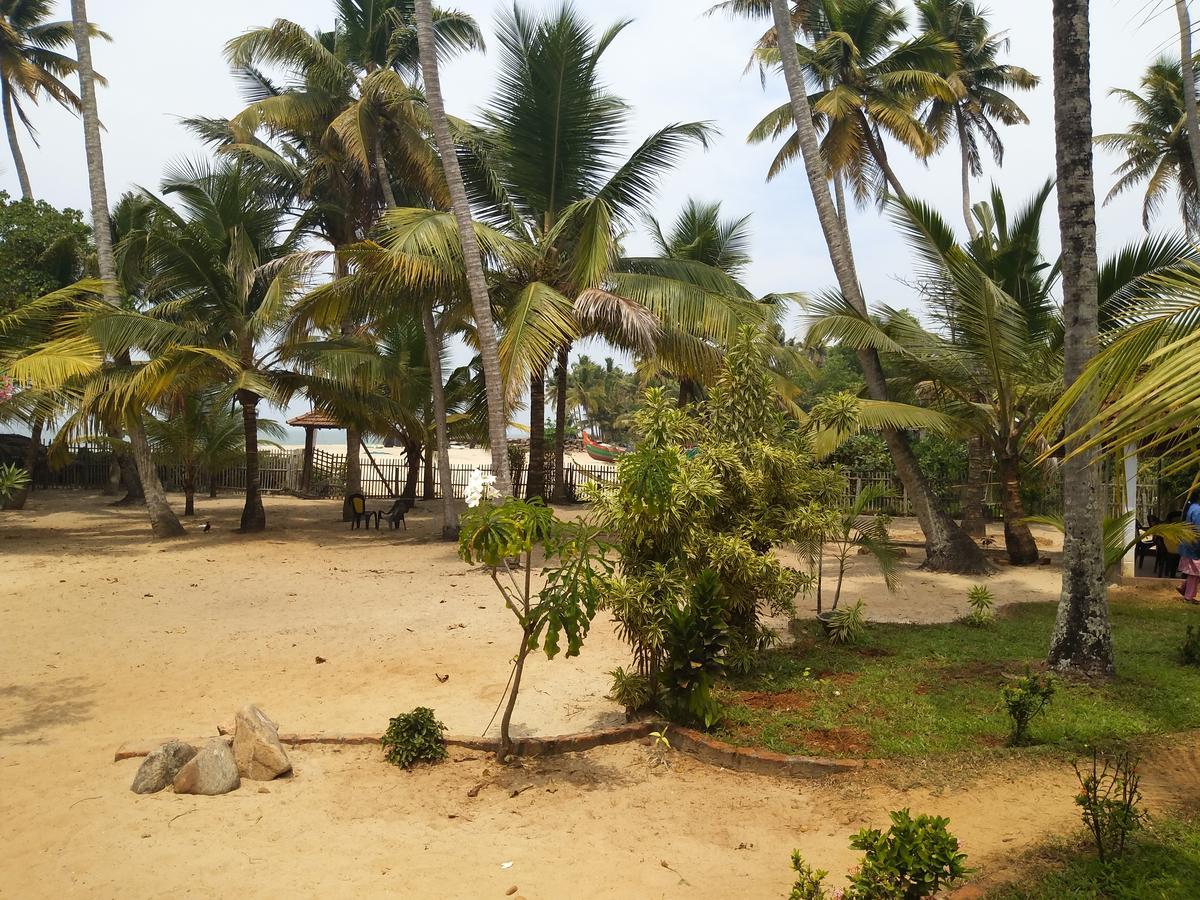Pozhiyoram Ayurveda Beach Resort Alappuzha 외부 사진