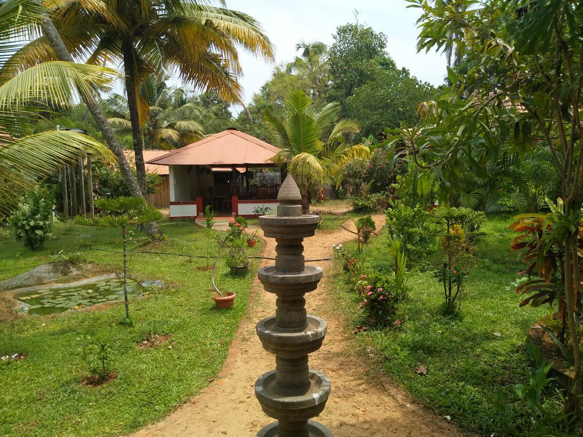 Pozhiyoram Ayurveda Beach Resort Alappuzha 외부 사진