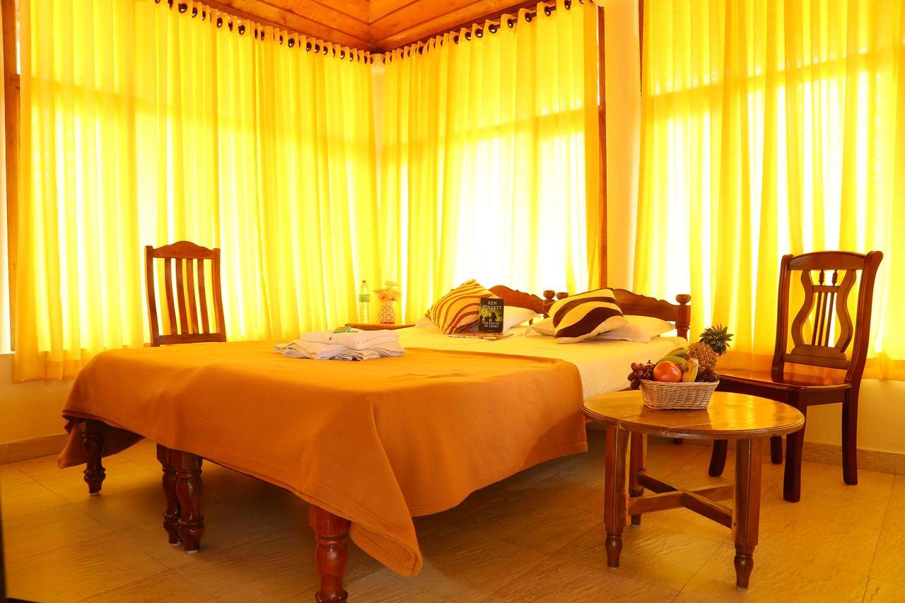 Pozhiyoram Ayurveda Beach Resort Alappuzha 외부 사진