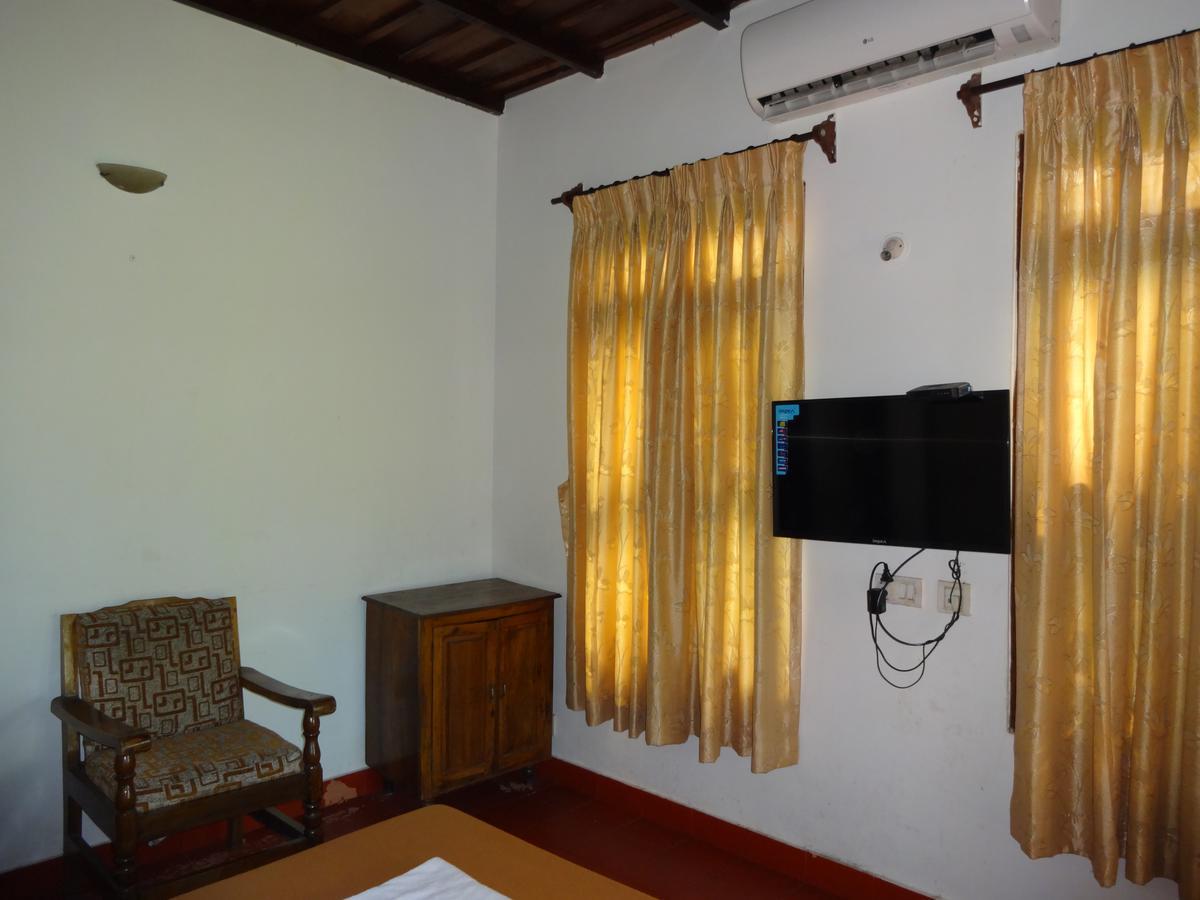 Pozhiyoram Ayurveda Beach Resort Alappuzha 외부 사진