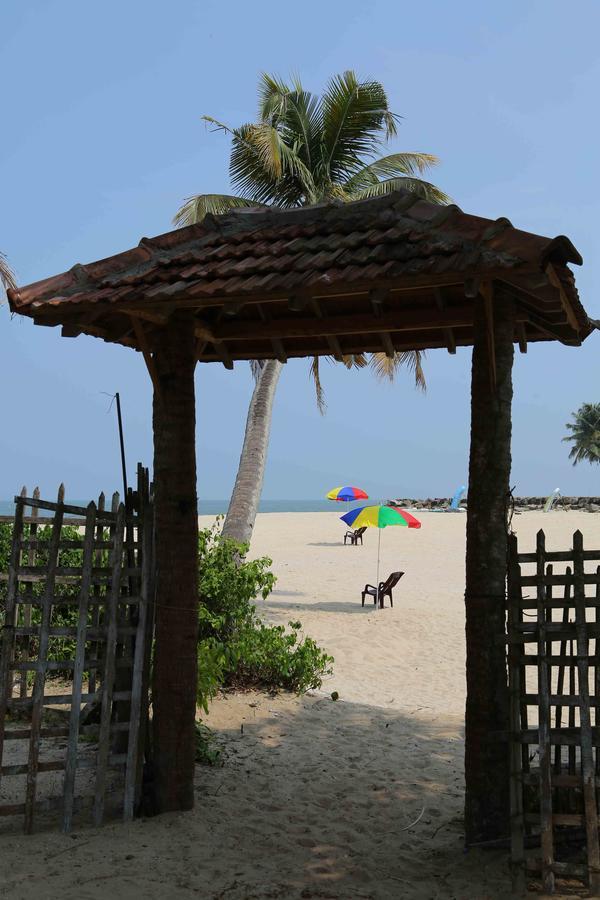 Pozhiyoram Ayurveda Beach Resort Alappuzha 외부 사진