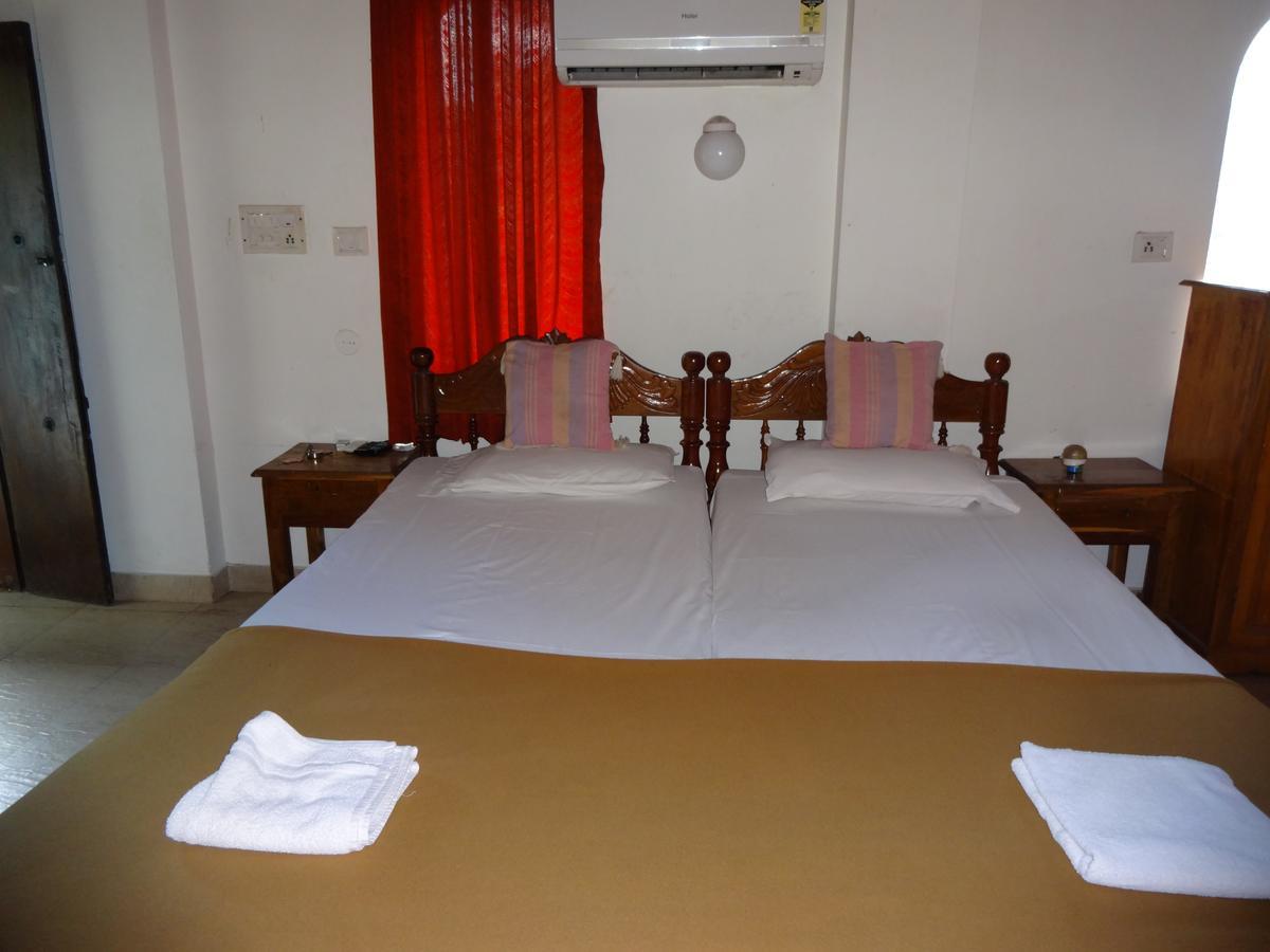 Pozhiyoram Ayurveda Beach Resort Alappuzha 외부 사진