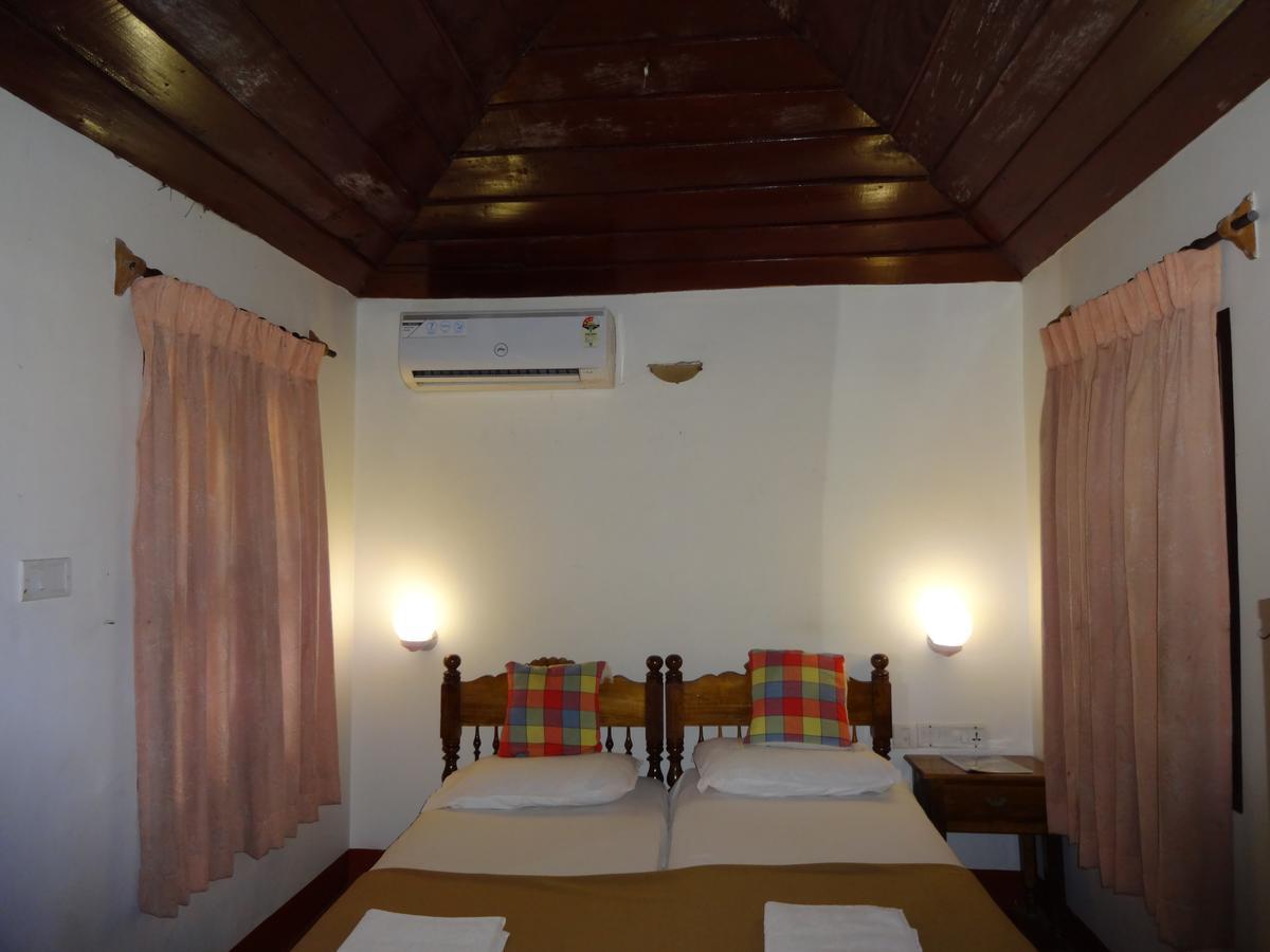 Pozhiyoram Ayurveda Beach Resort Alappuzha 외부 사진