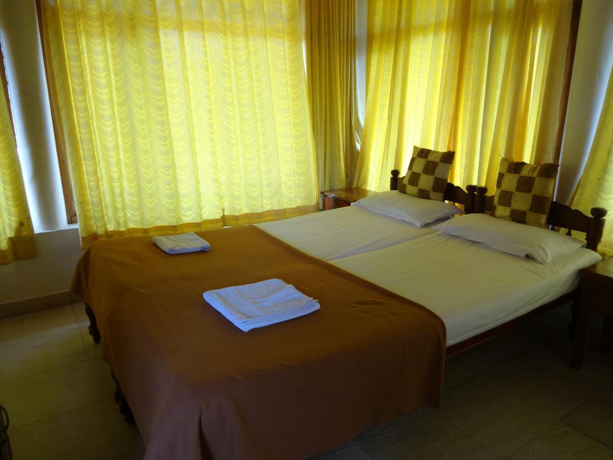 Pozhiyoram Ayurveda Beach Resort Alappuzha 외부 사진