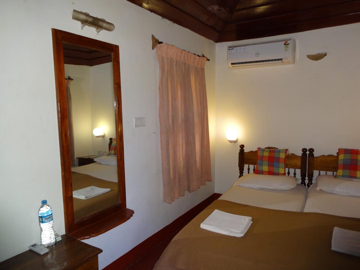Pozhiyoram Ayurveda Beach Resort Alappuzha 외부 사진